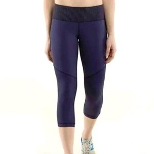 LuluLemon Race with Grace Navy Blue Cropped Leggings 8